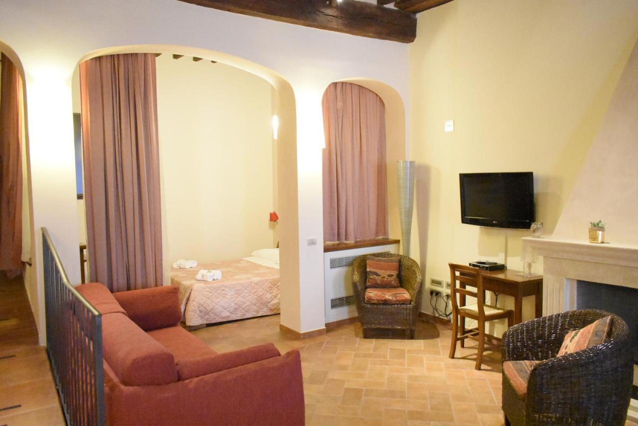 La Dimora Nel Corso Hotel มอนติปุลเชียโน ภายนอก รูปภาพ