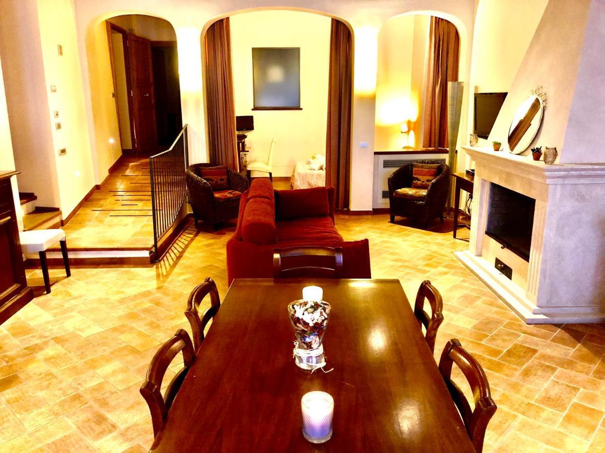 La Dimora Nel Corso Hotel มอนติปุลเชียโน ภายนอก รูปภาพ